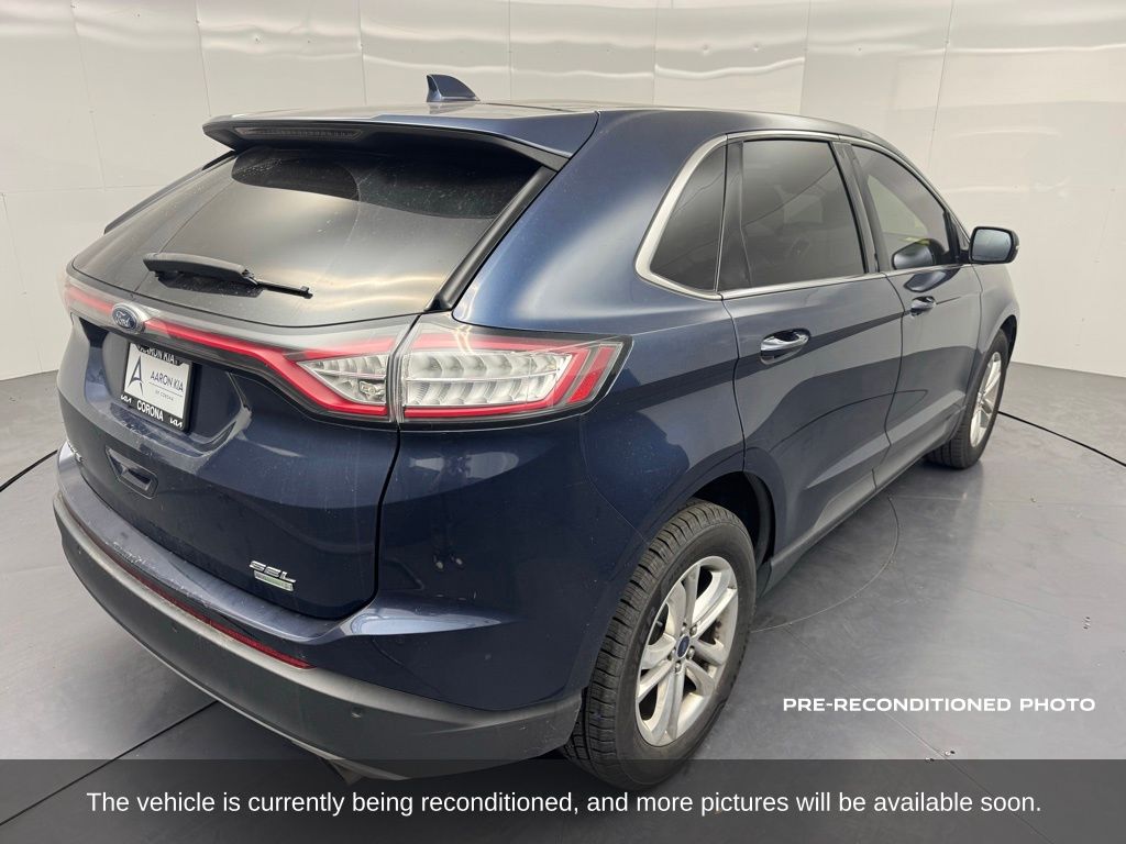 2017 Ford Edge SEL photo 5