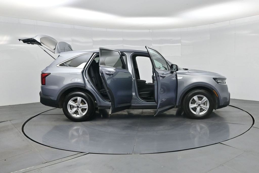 Used 2023 Kia Sorento LX SUV