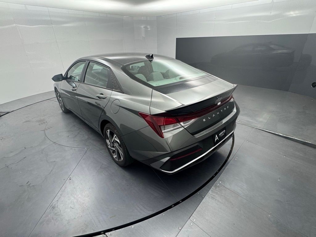 Used 2025 Hyundai Elantra SEL Sport Sedan