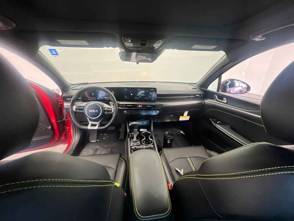 2026 Kia K5 GT - Photo 10