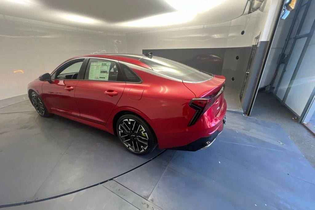 2026 Kia K5 GT - Photo 18