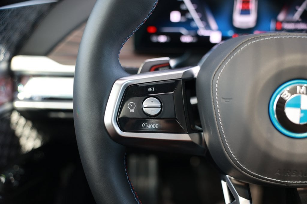2025 BMW i7 M70 - Photo 20
