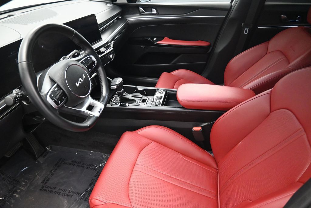 2025 Kia K5 GT-Line photo 3