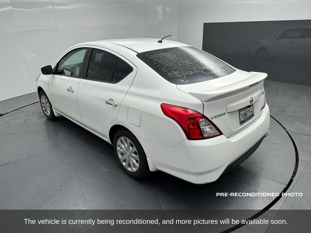 2016 Nissan Versa 1.6 SV photo 3