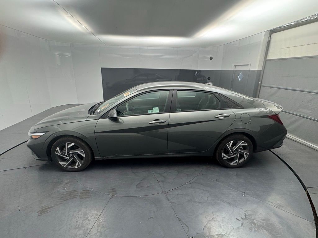 Used 2025 Hyundai Elantra SEL Sport Sedan
