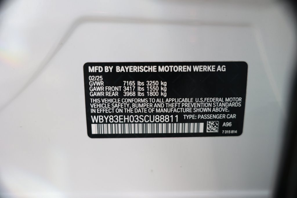 2025 BMW i7 M70 - Photo 42