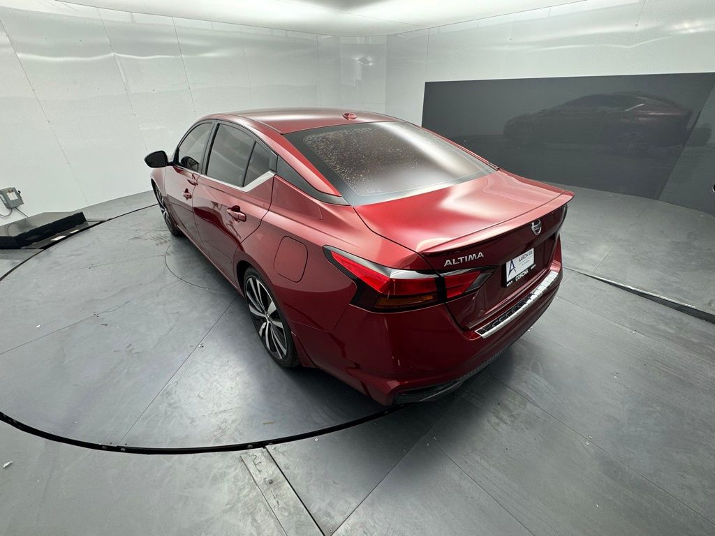 2019 Nissan Altima 2.5 SR photo 3