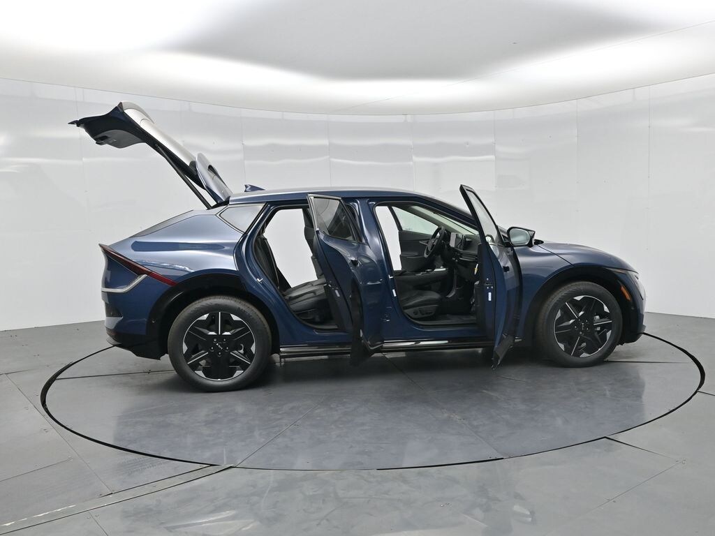 New 2025 Kia EV6 Wind SUV