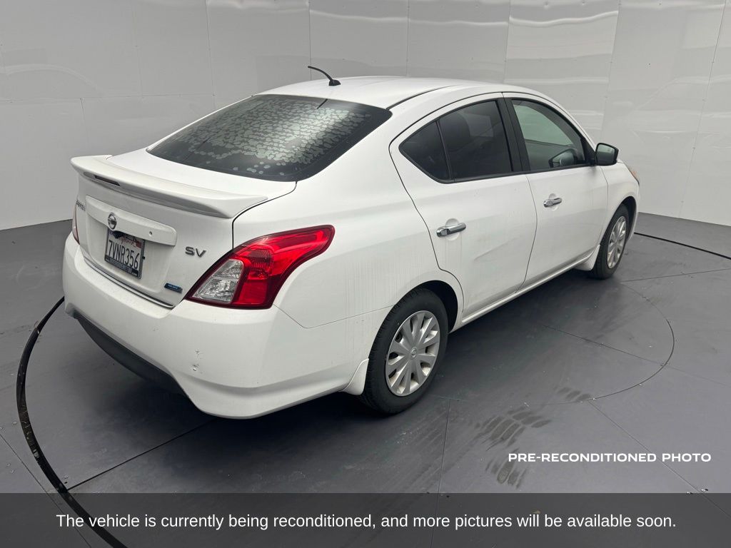 2016 Nissan Versa 1.6 SV photo 5