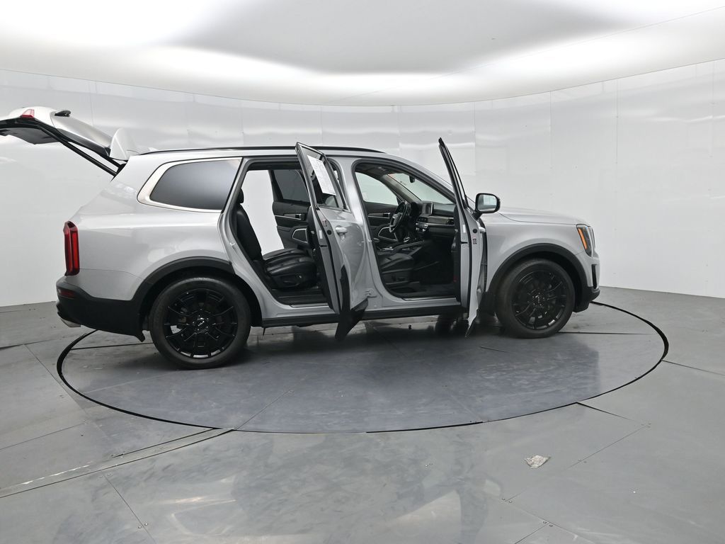 2022 Kia Telluride SX photo 2