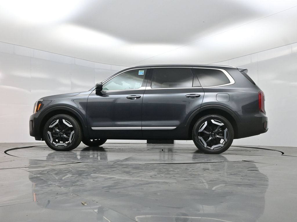 2024 Kia Telluride S photo 5