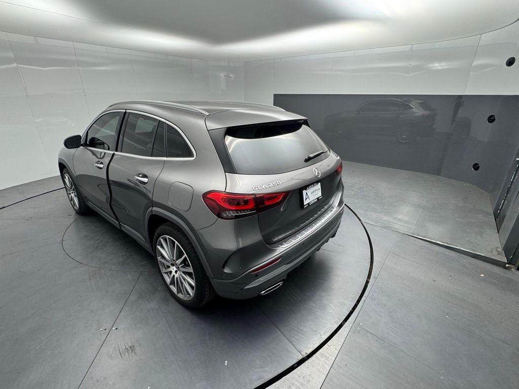 2022 Mercedes-Benz GLA 250 4MATIC photo 3