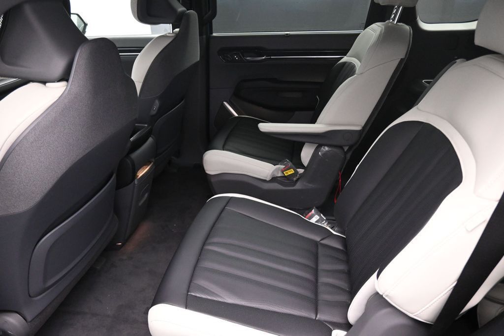 2026 Kia EV9 GT-Line - Photo 17