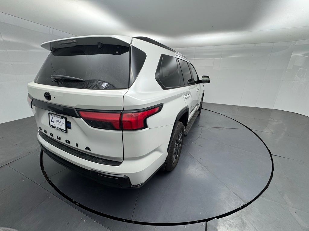 2024 Toyota Sequoia Platinum photo 5