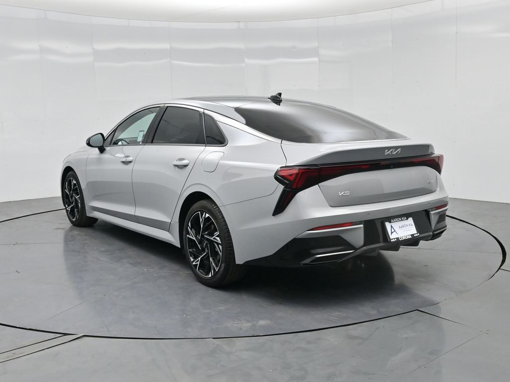 2025 Kia K5 GT-Line photo 4
