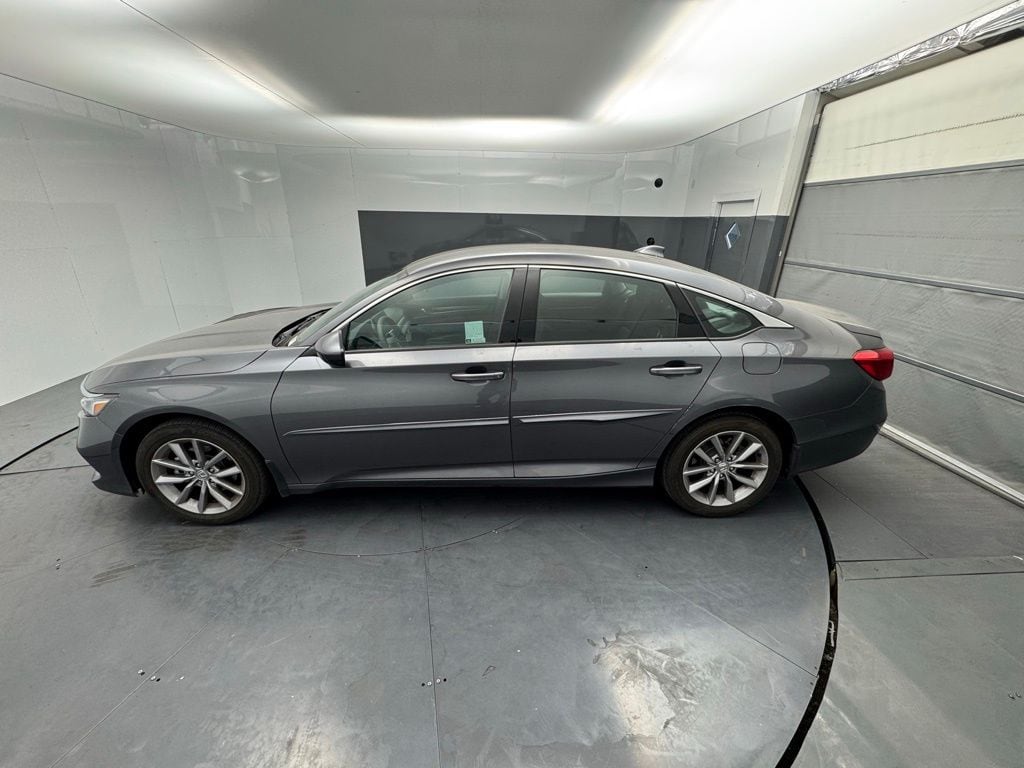 2022 Honda Accord LX 1.5T photo 2