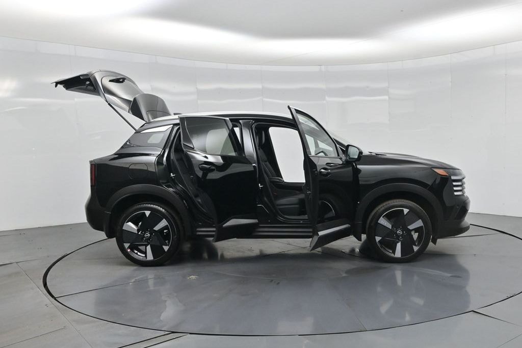 Used 2026 Nissan Kicks SR SUV