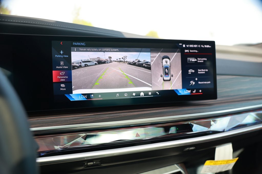 2025 BMW i7 M70 - Photo 23