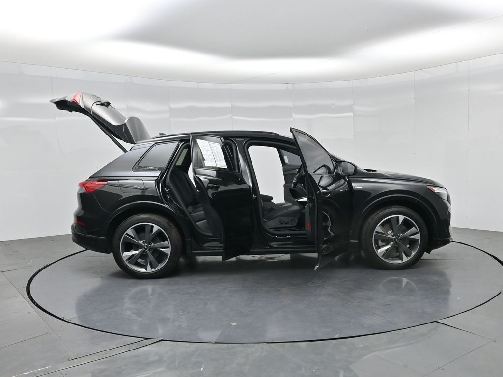2024 Audi Q4 e-tron 55 Premium photo 2