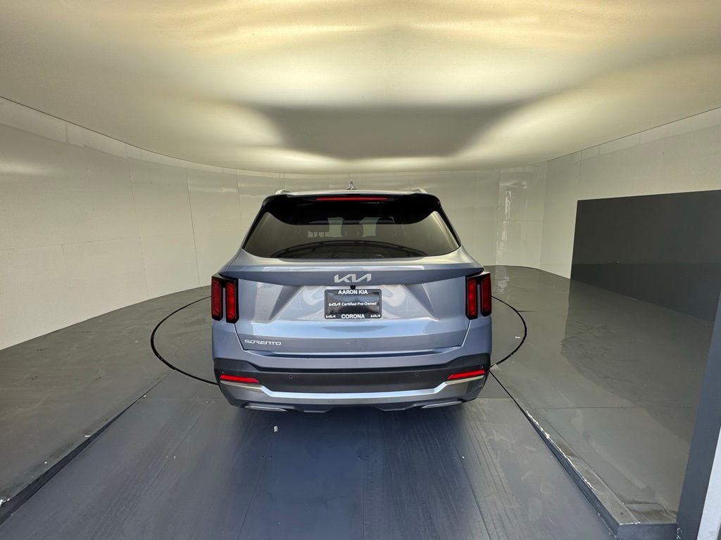 2025 Kia Sorento S photo 4