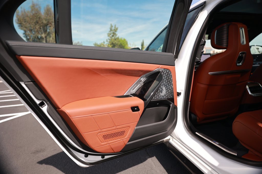 2025 BMW i7 M70 - Photo 39
