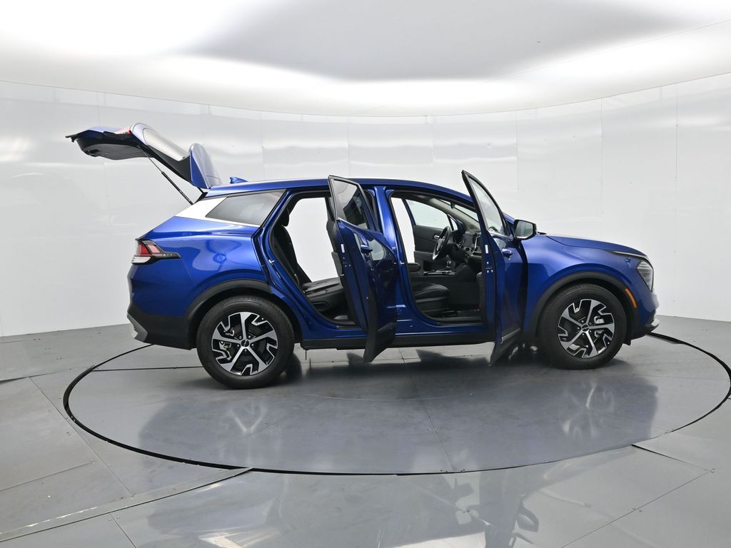 2024 Kia Sportage EX photo 2