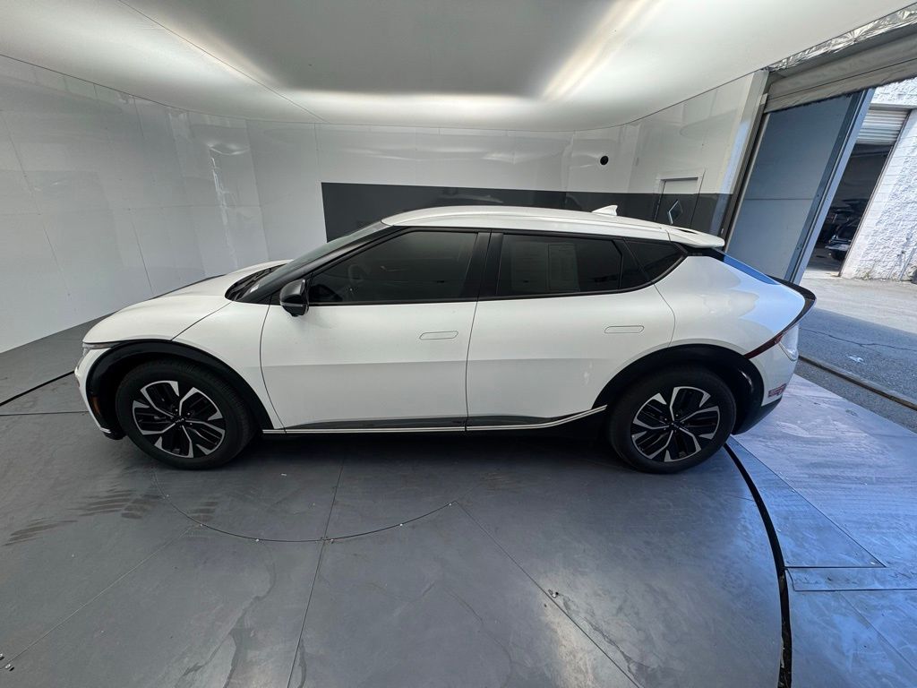 2024 Kia EV6 Light Wind photo 2