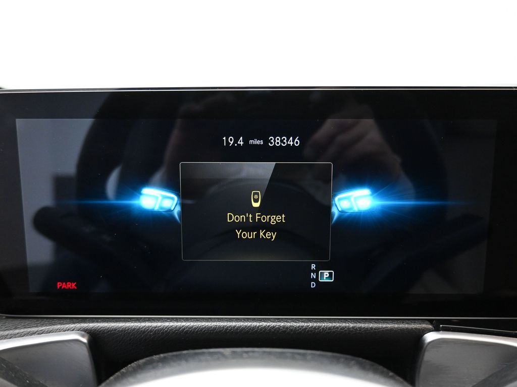 2022 Mercedes-Benz GLB 250 photo 3