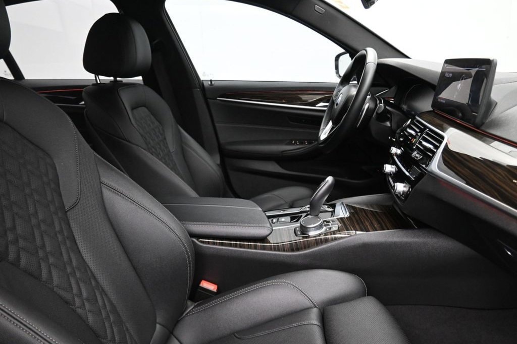 2023 BMW 5 Series 540i - Photo 30