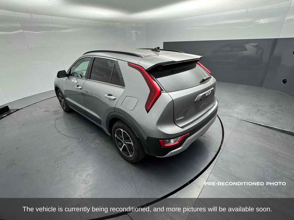2024 Kia Niro EX photo 3
