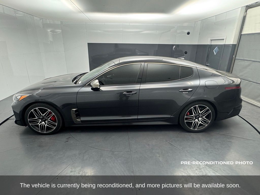 2023 Kia Stinger GT2 photo 2
