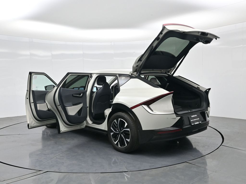 2024 Kia EV6 Wind photo 2