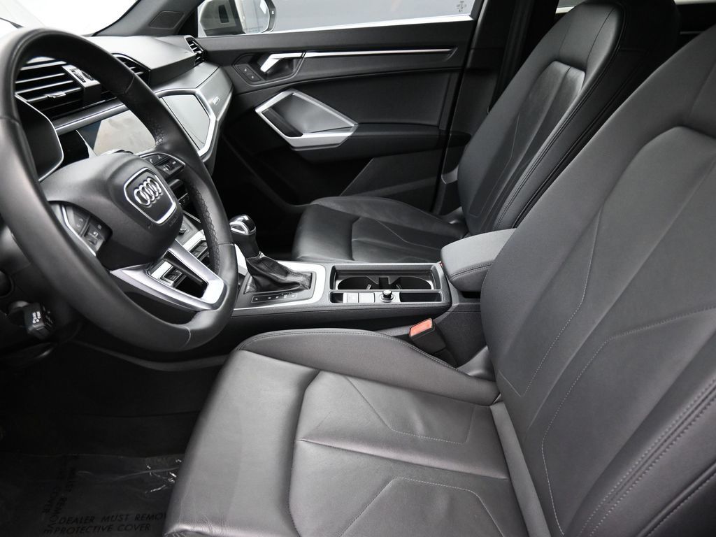 2025 Audi Q3 45 S line Premium photo 3