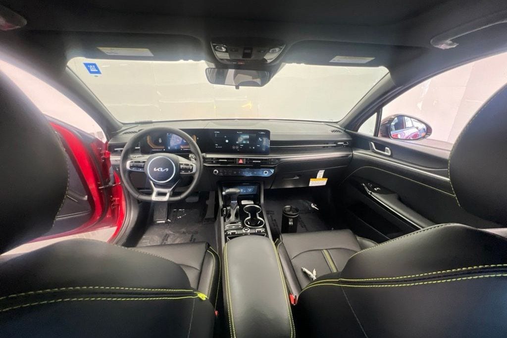 2026 Kia K5 GT - Photo 10