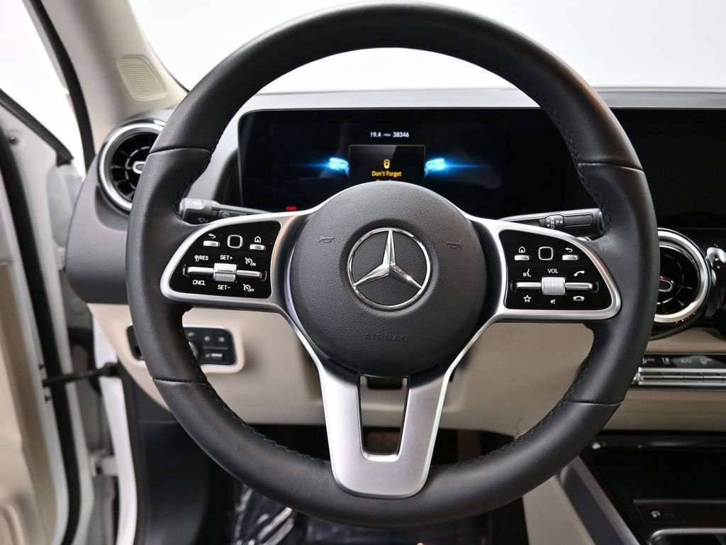 2022 Mercedes-Benz GLB 250 photo 6