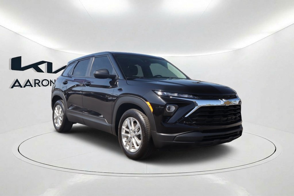 Used 2025 Chevrolet Trailblazer LS SUV