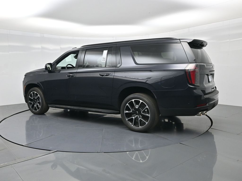 2025 Chevrolet Suburban RST photo 4
