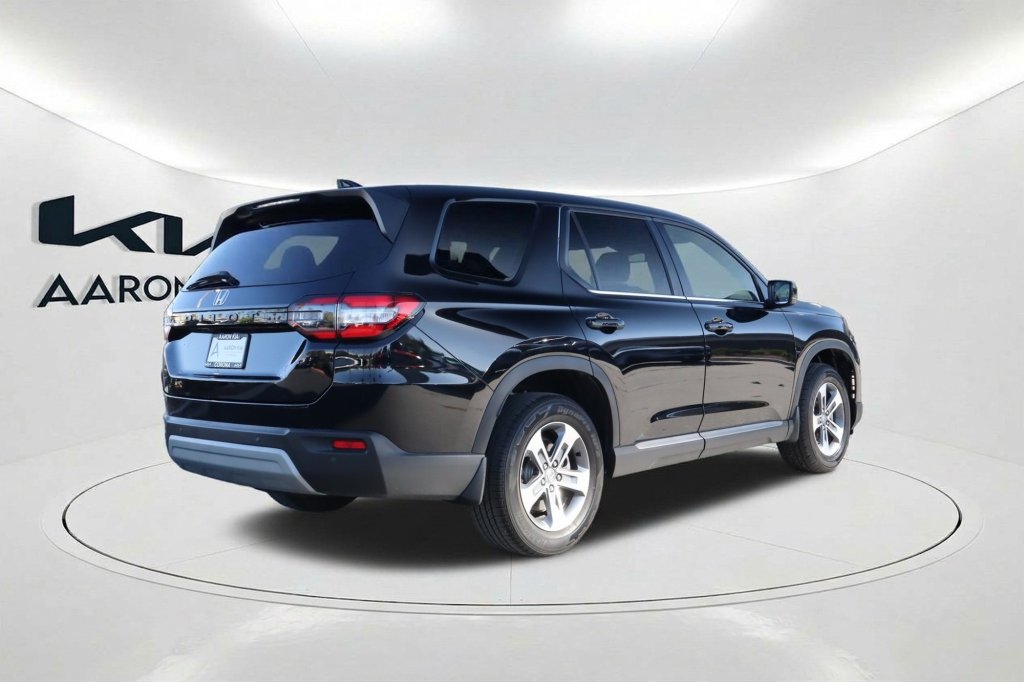 Used 2023 Honda Pilot EX-L 8 Passenger SUV