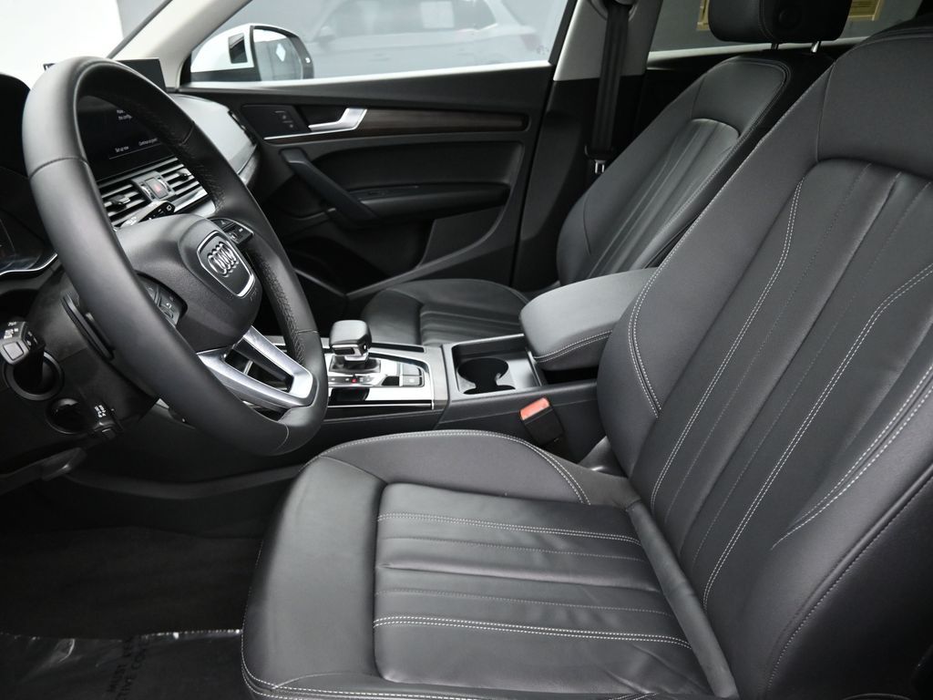 2023 Audi Q5 45 S line Premium photo 3