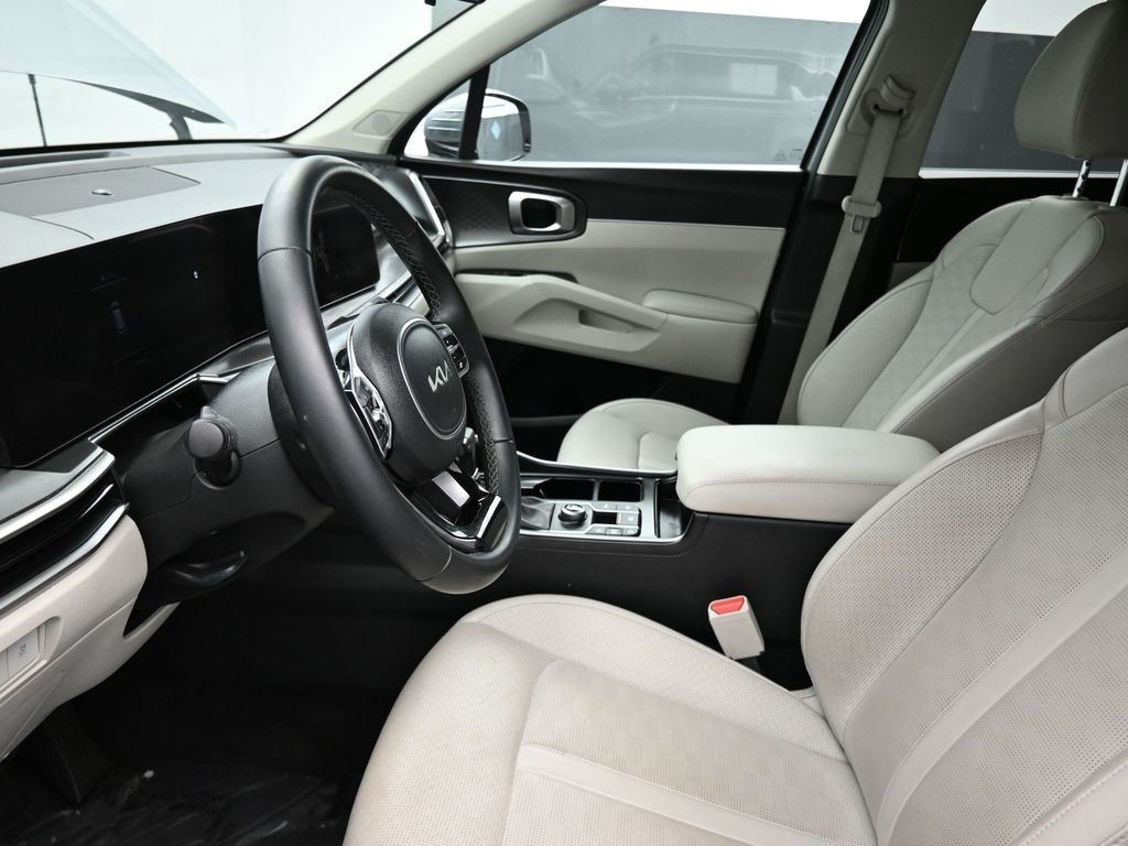 2025 Kia Sorento S photo 3