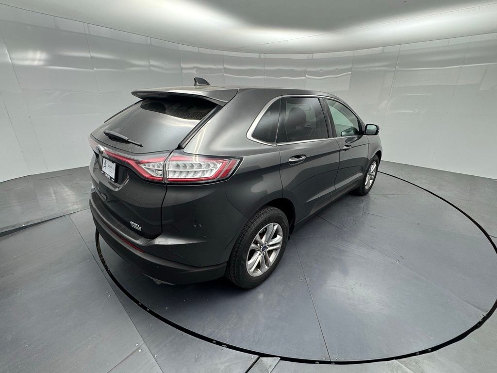 2017 Ford Edge SEL photo 5