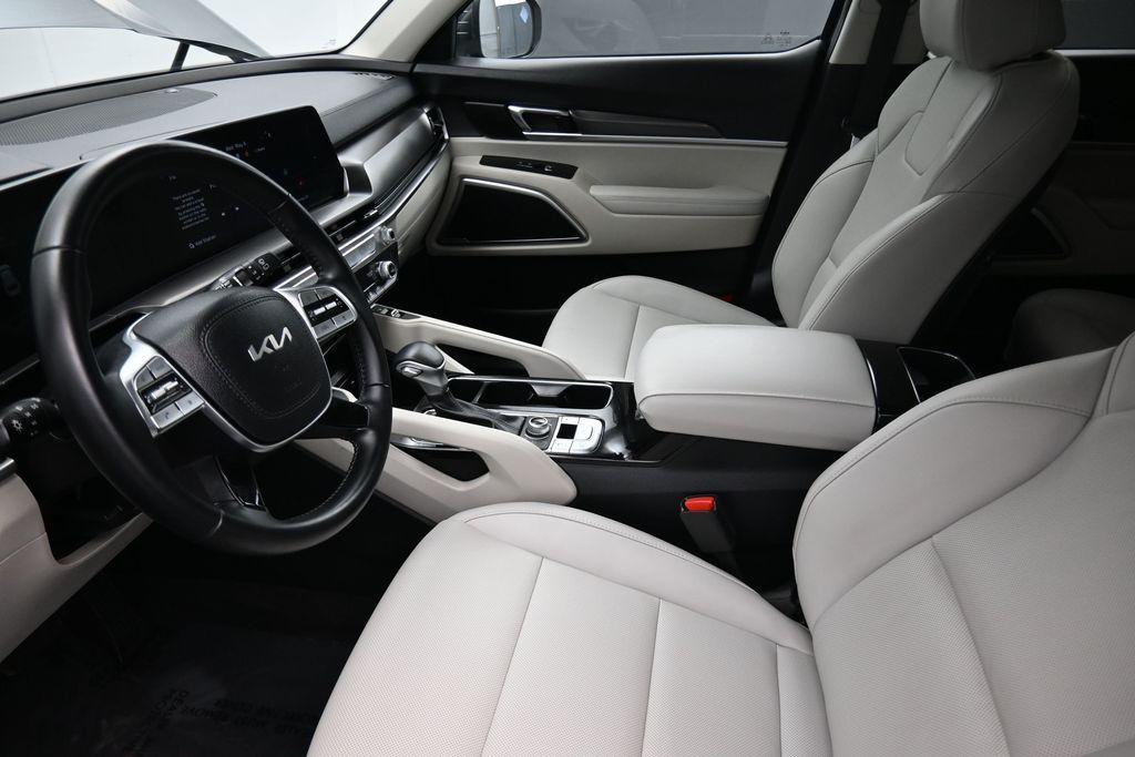 2024 Kia Telluride S photo 3