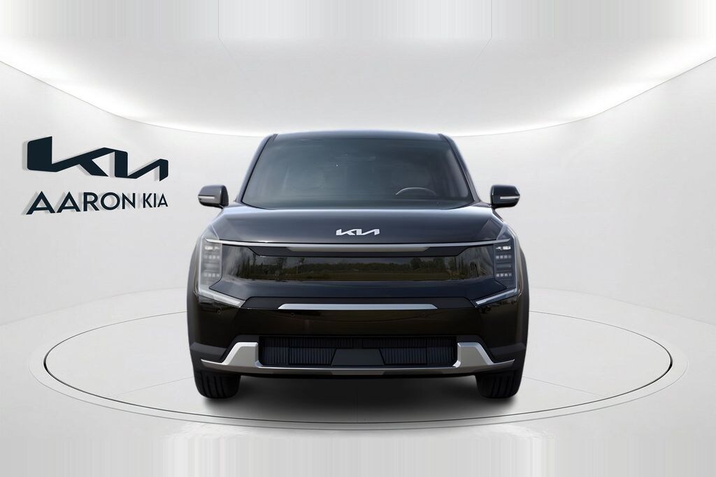 New 2026 Kia EV9 Light Long Range SUV