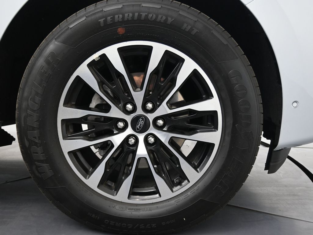 2025 Ford Expedition Max Platinum photo 6