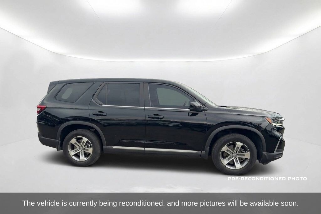 Used 2023 Honda Pilot EX-L 8 Passenger SUV