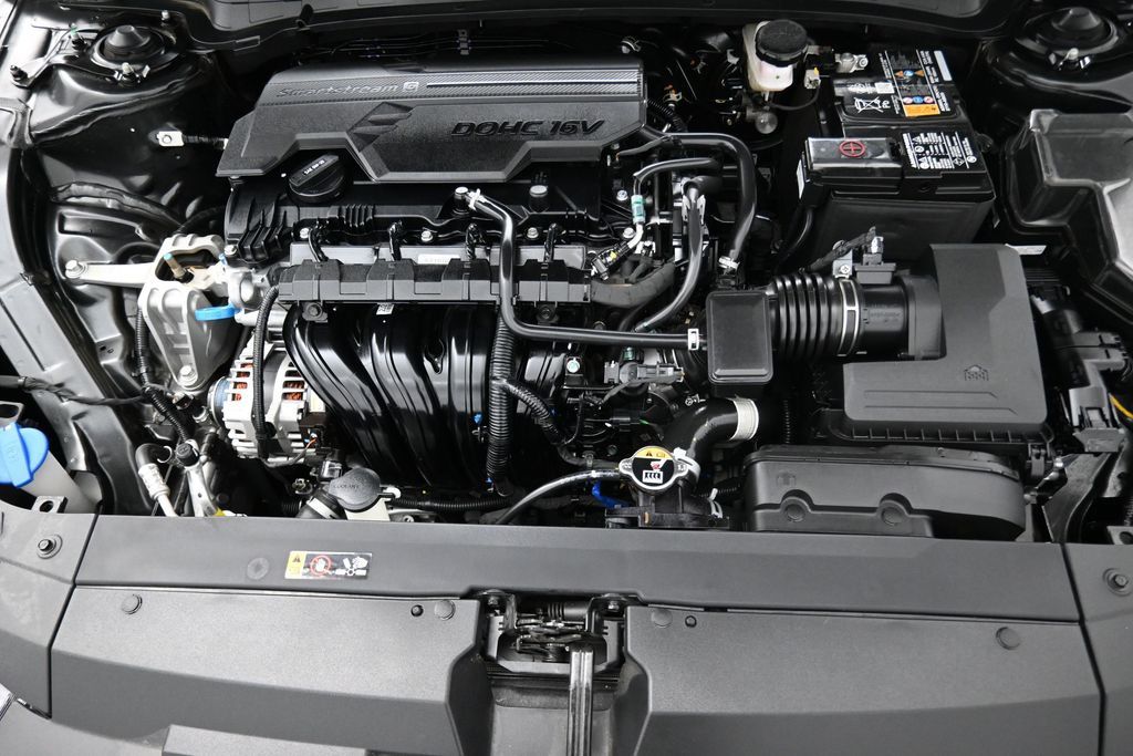 2025 Kia K4 GT-Line photo 6