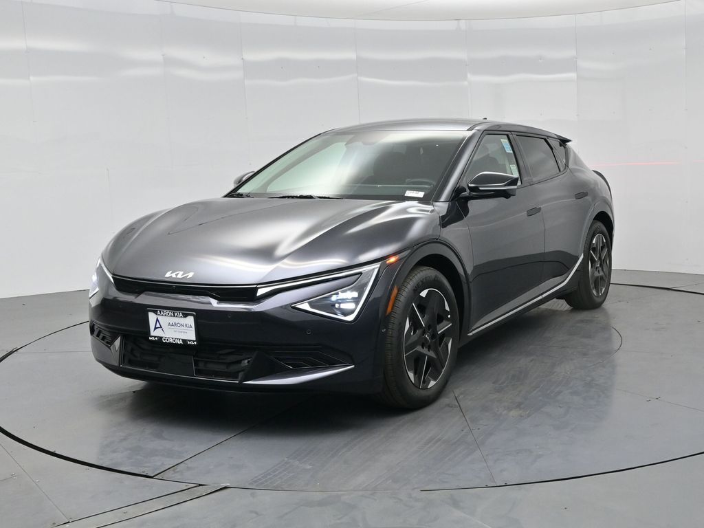 2025 Kia EV6 Wind's photo