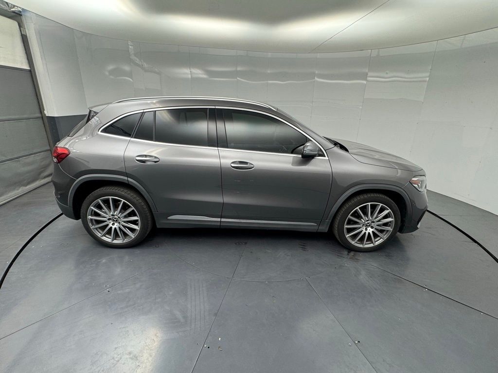 2022 Mercedes-Benz GLA 250 4MATIC photo 6