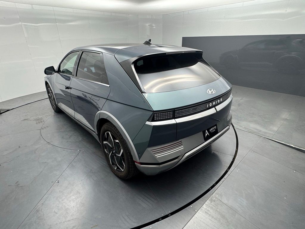2024 Hyundai IONIQ 5 Limited photo 3