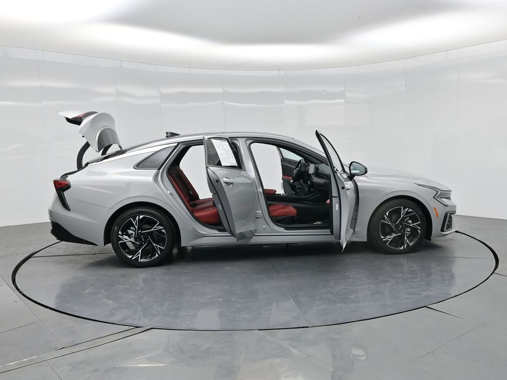 2025 Kia K5 GT-Line photo 2